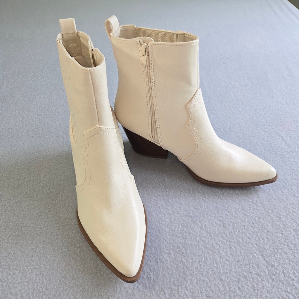 Qupid Western Ankle Boots Womens 8 Cream Faux Leather Pointed Toe Block Heel